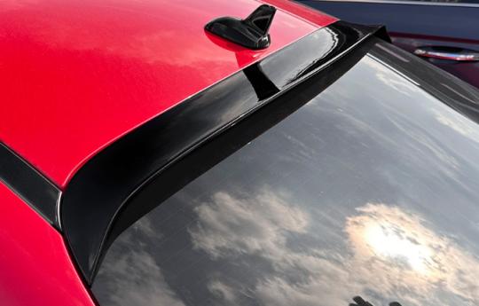 สปอยเลอร์หลังคา CLA W117 C117 สีดำเงา