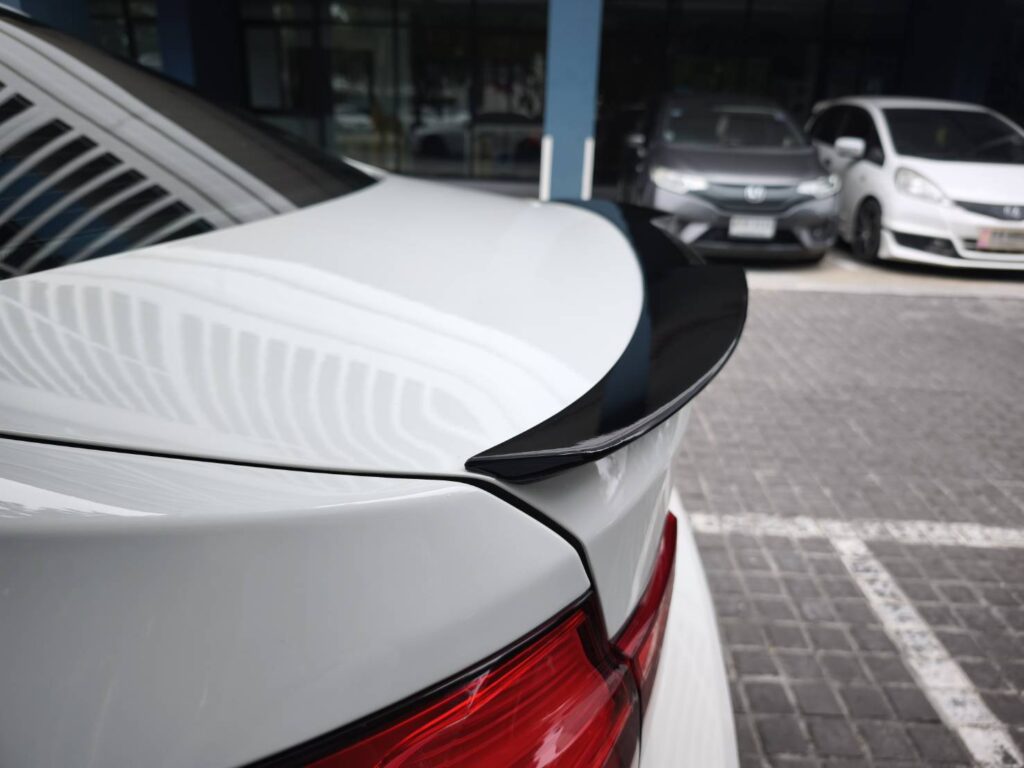 สปอยเลอร์ F30 ทรง M4 สีดำเงา
