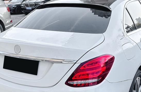 สปอยเลอร์หลังคา C-Class W205 สีดำเงา