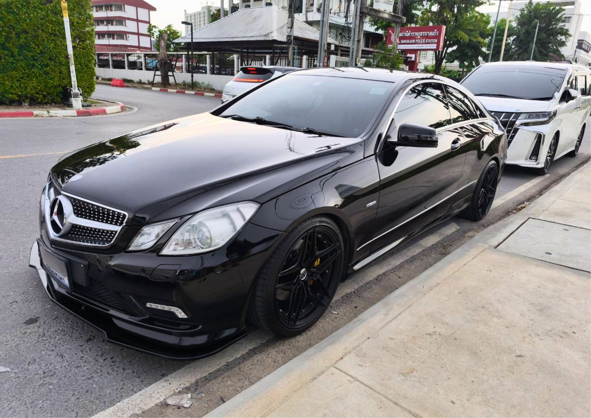 ผลงานแต่งรถ BENZ W207 C207 E Coupe E250 GCI