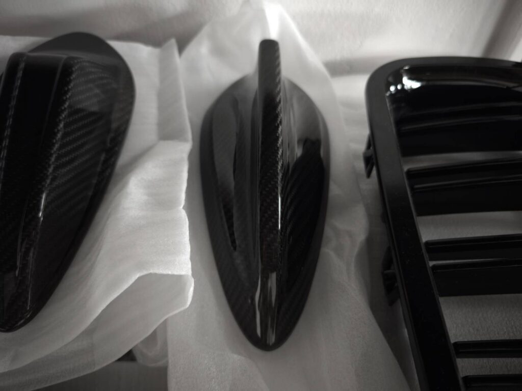 ครีบฉลาม dry carbon prepreg แท้ F30