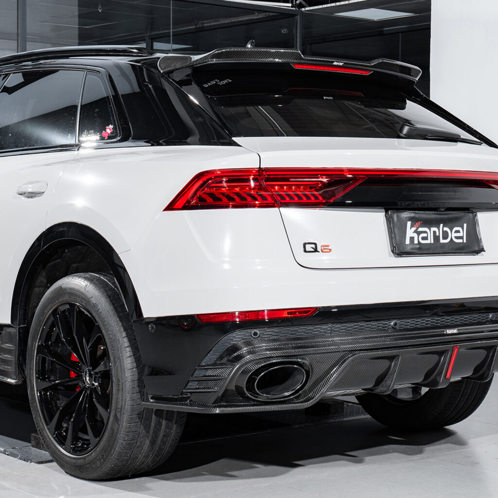 สปอยเลอร์หลังคา Audi Q8 ทรง Karbel - dry carbon prepreg แท้