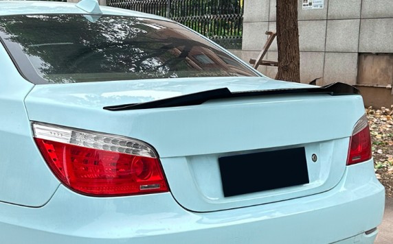สปอยเลอร์ E60 ทรง M4 สีดำเงา