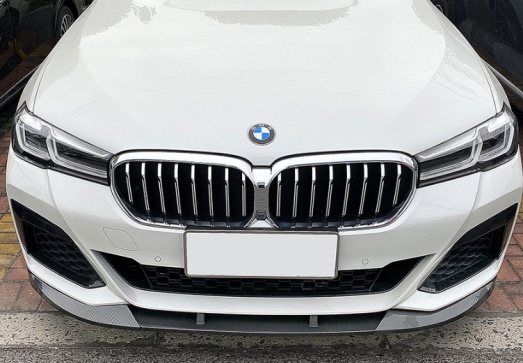 ลิ้นหน้า G30 LCI สำหรับกันชน M Sport สีดำเงา