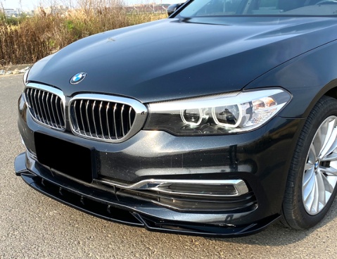 ลิ้นหน้า G30 Pre-LCI สำหรับกันชน Luxury สีดำเงา