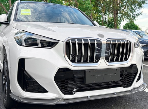 ลิ้นหน้า X1 U11 สำหรับกันชน M Sport ดำเงา